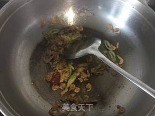 【东北】油爆小虾干的做法步骤：3