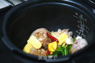 【义乌】黄豆炖猪蹄的做法步骤：5