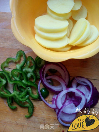 【山东】鸡肉土豆披萨的做法步骤：4