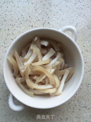 【温州】香菇黄豆猪皮冻的做法步骤：3