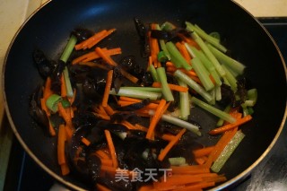 【北京】鸡蛋干炒三丝的做法步骤：6