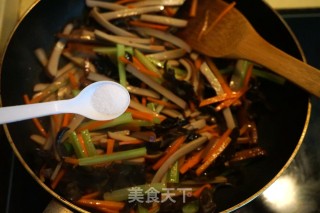 【北京】鸡蛋干炒三丝的做法步骤：7