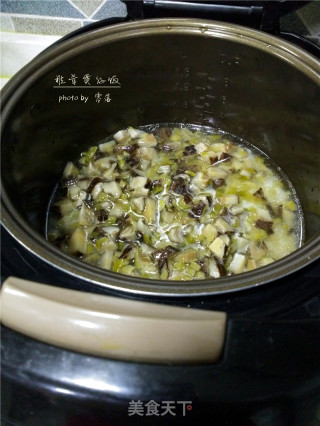 【四川】椎茸煲仔饭的做法步骤：7