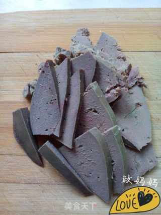 【山东】黄瓜炒猪肝的做法步骤：1