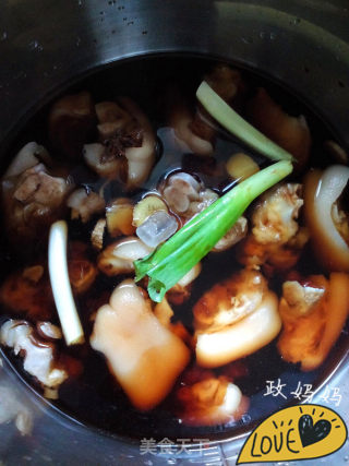 【山东】猪蹄蛤蜊肉的做法步骤：2