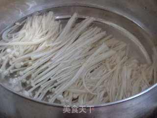 【天津】花茎金针菇的做法步骤：2