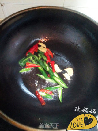 【山东】辣炒钉螺的做法步骤：3