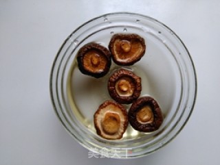 香菇菜包的做法步骤：2