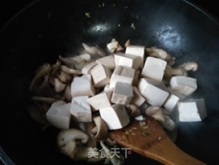 菌菇烧豆腐的做法步骤：6