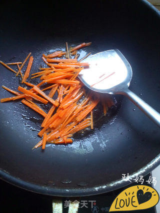 【山东】胡萝卜炒豆皮的做法步骤：4