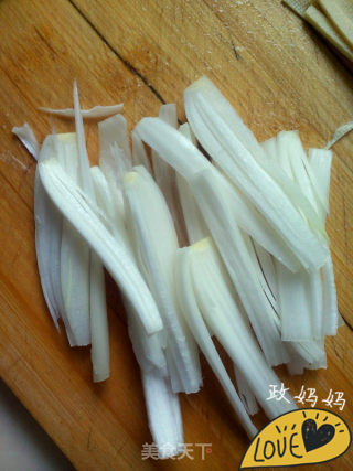 【山东】葱拌皮蛋的做法步骤：2