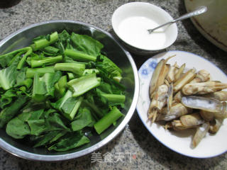 【宁波】蛏子天菜芯羹的做法步骤：1