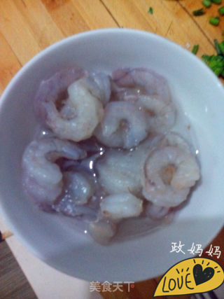【山东】角瓜炒虾仁的做法步骤：2