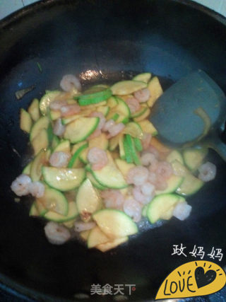 【山东】角瓜炒虾仁的做法步骤：8
