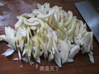 【宁波】韭菜芽炒雷笋的做法步骤：3