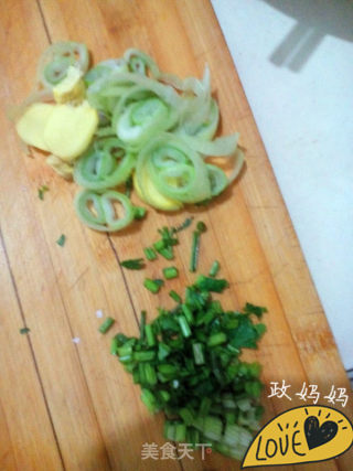 【山东】烧鲳鱼的做法步骤：1