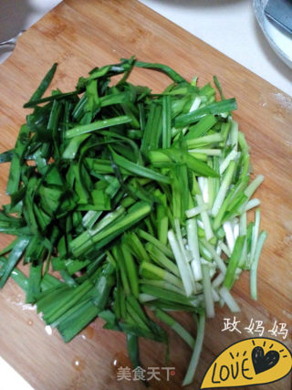 【山东】韭菜炒山鸡蛋的做法步骤：1