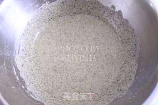 芝麻蛋糕卷的做法步骤：4
