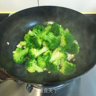 【广东】西兰花炒牛肉的做法步骤：8
