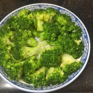 【广东】西兰花炒牛肉的做法步骤：10