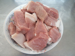 【天津】红烧肉熏鸡蛋的做法步骤：1