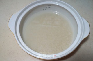 【北京】麻辣肠煲仔饭的做法步骤：1