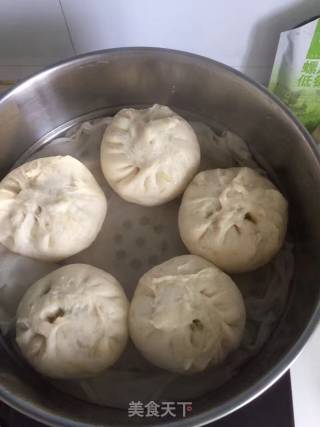 卷心菜萝卜丝猪肉包的做法步骤：3