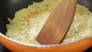 葱香土豆丝蛋饼的做法步骤：4