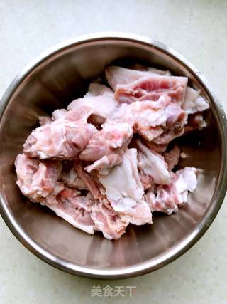 黄焖羊肉的做法步骤：1