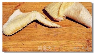 菌香椒鸡的做法步骤：1