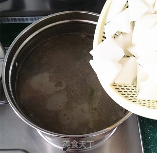 羊骨萝卜汤的做法步骤：6