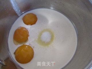 淡奶油瓢虫小蛋糕的做法步骤：1