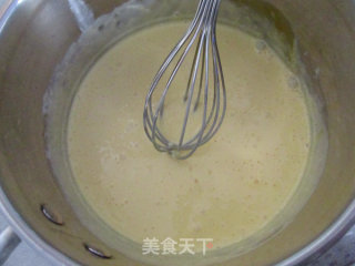 淡奶油瓢虫小蛋糕的做法步骤：2