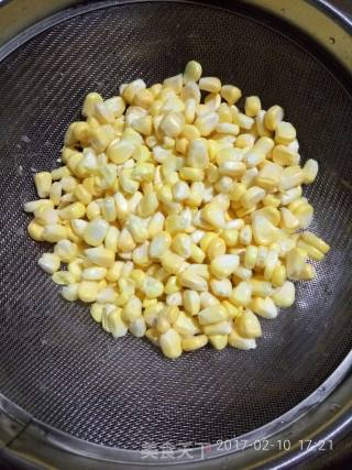 拔丝玉米的做法步骤：1