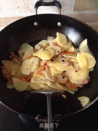 土豆片炒五花肉的做法步骤：8