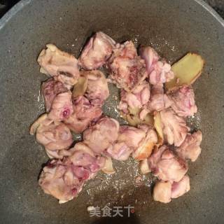 新疆大盘鸡的做法步骤：3