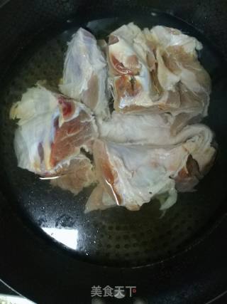 电压力锅酱牛肉的做法步骤：1
