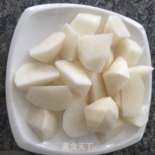 萝卜牛腩煲的做法步骤：1