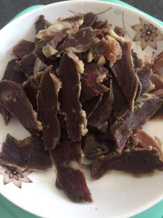 香辣牛肉干的做法步骤：1