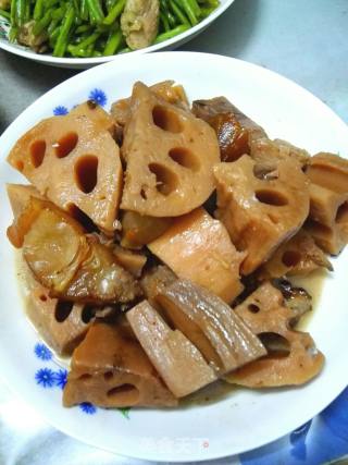 广式腊肉焖莲藕的做法步骤：7