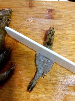 蒜蓉开背虾的做法步骤：4