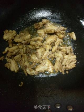 回锅羊肉~菠菜清炒五花羊肉的做法步骤：2