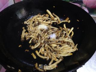 辣炒双菇的做法步骤：8