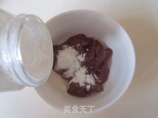 猪肝炒菠菜的做法步骤：2
