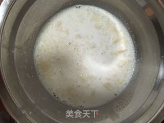 草莓慕斯蛋糕的做法步骤：2