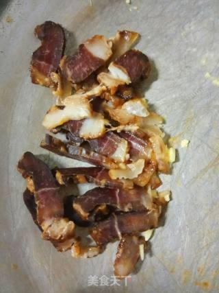 (广东) 广式腊肉炒芥兰的做法步骤：2