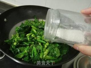 (广东) 广式腊肉炒芥兰的做法步骤：6