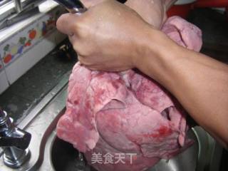 菜干南北杏蜜枣猪肺汤的做法步骤：3