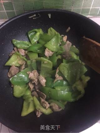 大辣椒炒肉的做法步骤：5