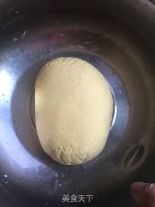 鸡蛋西红柿蝴蝶面的做法步骤：1